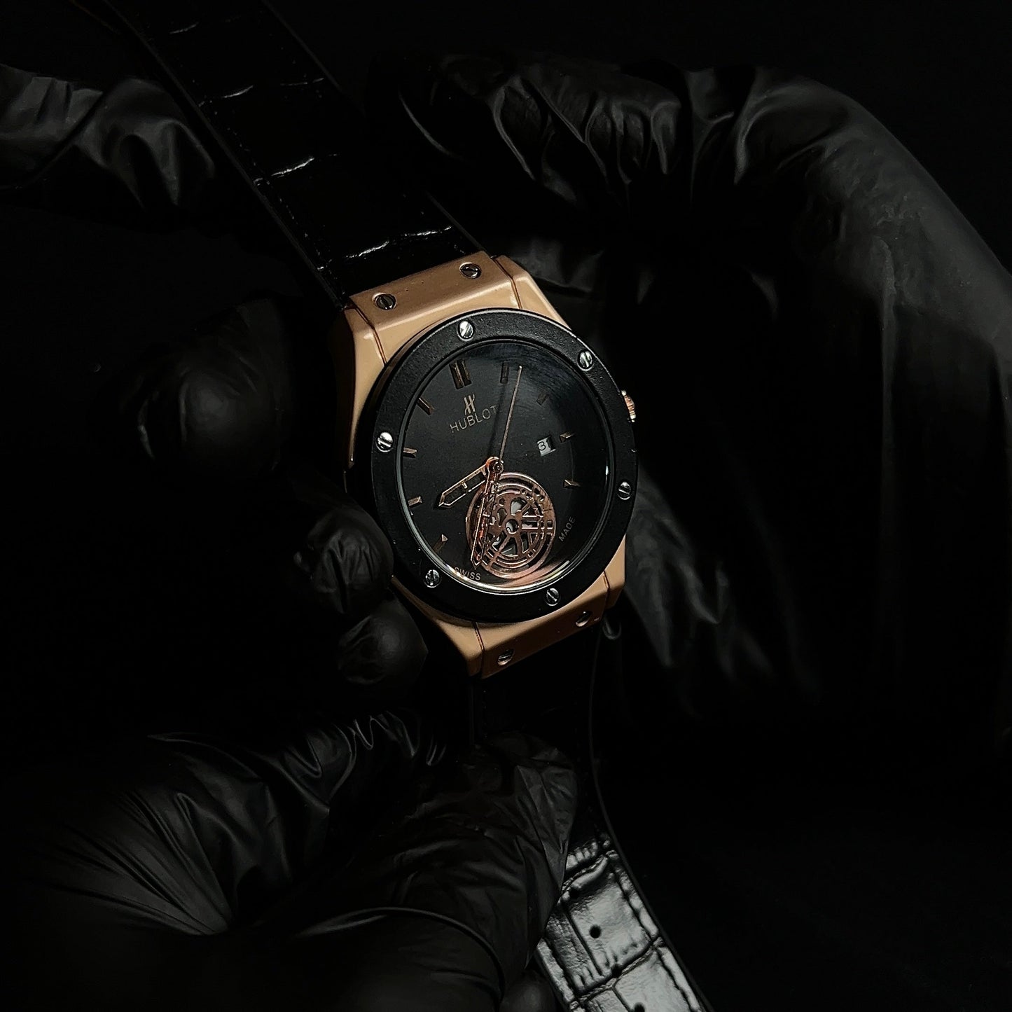 Hublot Geneve - Black dial copper case watch
